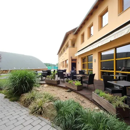 Hotel S-Centrum Benesov  Exteriér fotografie